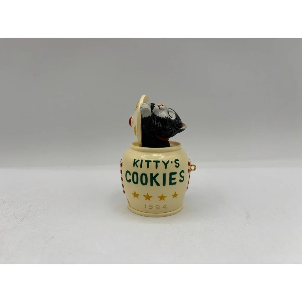 Hallmark Keepsake Ornament 1995 Cat Naps 1st in the Cap Naps Series Handcrafted